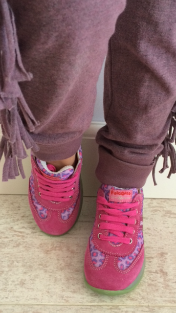 Review: Emily op haar coole Falcotto sneakers